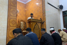 Tarawih Malam ke-8, Ceramah di Masjid Al Firdaus Tekankan Keikhlasan Beribadah