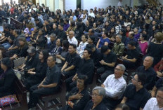 Ibadah Jumat Agung di GKI Bromo Malang, Jemaat Renungkan Wafatnya Yesus Kristus di Salib