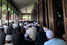 Tradisi Maleman di Malang Dimulai Malam 17 Ramadan Hari Ini, Jemaah Masjid Jami’ Mengular hingga Alun-Alun