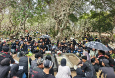 22 Tahun Kepergian Munir, Aktivis Malang Raya Ziarah dan Tuntut Keadilan di Makam Sisir