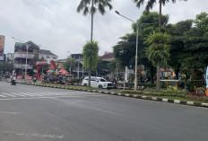 Tak Seramai Malam Hari, Kawasan Alun-alun Kota Batu Terpantau Kondusif pada Minggu Siang