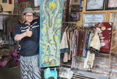 Seniman Batu Ubah Batik Jadi Kritik Lingkungan, Ada Pohon Apel yang Berguguran