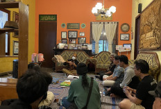 Diskusi Santuy di Rumah Budaya Ratna, Bahas Konsep Buku Spektrum Kota Malang #3 untuk Mahasiswa Pendatang