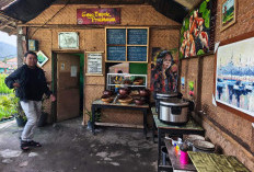 Warung Sego Empok Mewah Batu Viral, Makan Sepuasnya Rp10 Ribu dengan Pemandangan Sawah