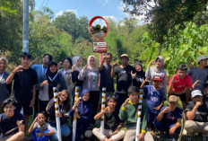 Mahasiswa UM Pasang 24 Fasilitas Keselamatan Jalan di Kedungkandang, Tekan Risiko Kecelakaan di Titik Rawan