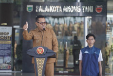 Siswa SMA Jadi Ajudan Wali Kota Batu Sehari, Ikuti Langsung Aktivitas Pemerintahan