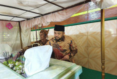 HUT ke-25 Kota Batu, Heli Suyanto Ziarah ke Makam Mbah Patok di Songgoriti