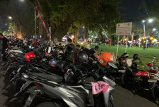 Ramai Pengunjung usai Revitalisasi, Alun-Alun Merdeka Dihadapkan Tantangan Parkir dan PKL