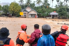 Banjir Padang Rendam 3 Kecamatan, 672 Warga Mengungsi dan 238 Orang Dievakuasi