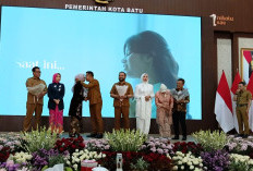 Bak Sebuah Konser dengan Lead Vocal Wali Kota, Hadirin Ikut Nyanyikan Lagu 'Ibu' Iwan Fals 