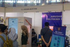 Booth Prodi Akuntansi Polinema Pamerkan Vending Machine, Mencuri Perhatian di International Education Expo
